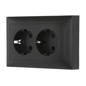 Розетка двойная линейная Черная с з/к с защитными шторками LK60 LK STUDIO 863708 863708