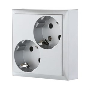 Розетка двойная с з/к с защитными шторками (серебро) LK80 LK STUDIO 843503 843503